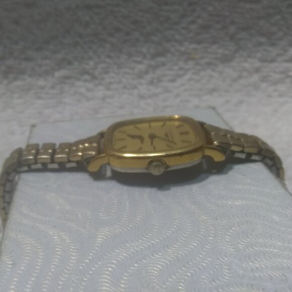 Longines Quartz Watch 1986 Women Goodyear Gift Gold Flex New Bat Works Great main image 9